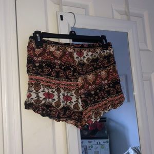 Bottoms - Patterned flowy shorts Bottoms - Patterned flowy shorts
